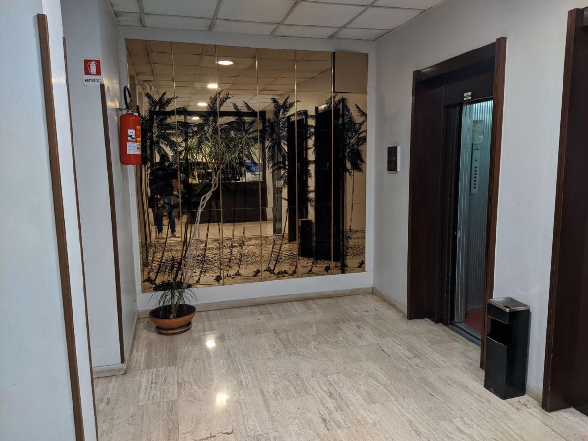 Nice In Near San Giovanni Train Station Apartamento